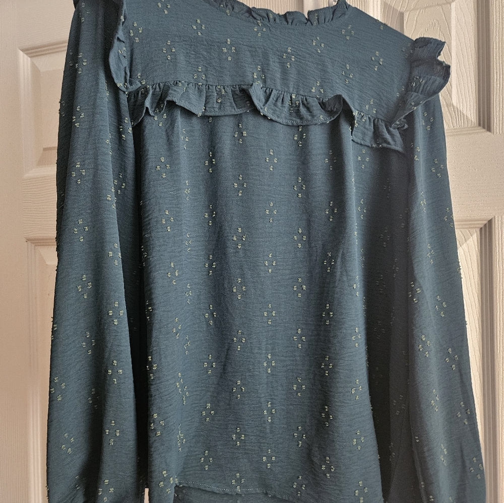 Women’s Green Ruffle Yoke Long-Sleeve Top